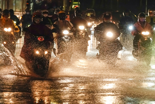 气象署发布豪大雨特报。（示意图／资料照）
