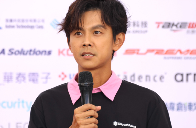 阿翔過去也曾爆出婚外情風波，老婆Grace發長文護夫。（池宗玲攝）