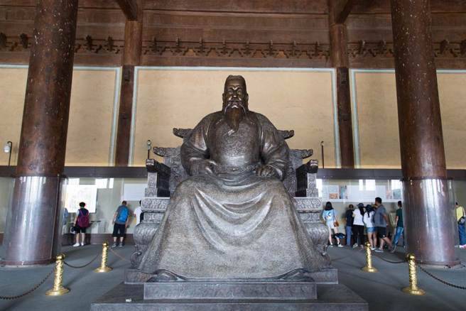 相比劉邦的被擁立，朱元璋的稱帝過程更具主動性與策略性。（示意圖：Shutterstock／達志）