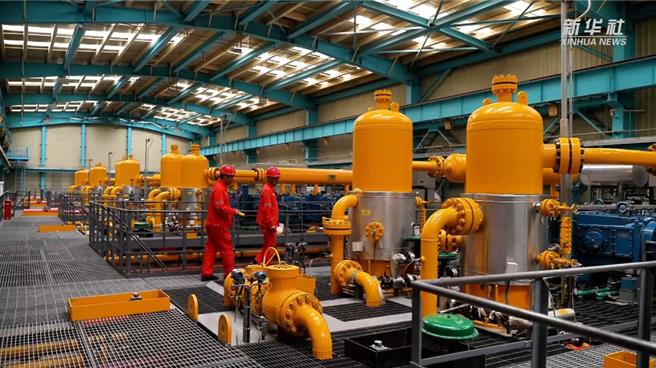 从新疆到京沪陆最大储气库西气东输开仓放粮。（新华社）