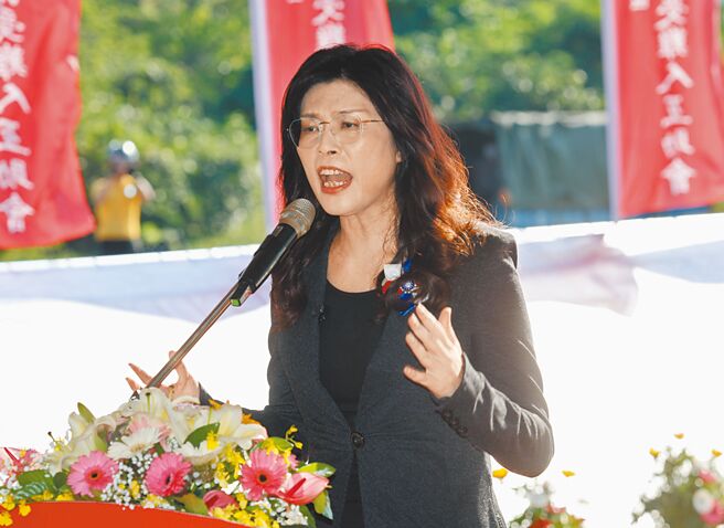 國民黨主席鄭麗文出席白色恐怖追思會祭拜，遭民進黨抨擊「親中」。（圖／本報資料照片）