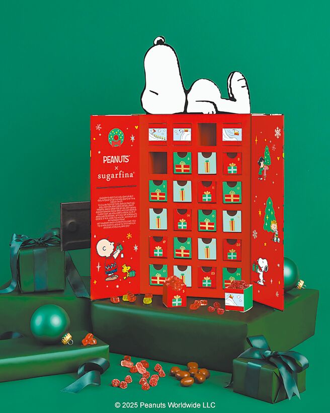 耶誕將至，精品糖果品牌sugarfina推出一系列Holiday限定新品；另款受矚目的則是「史努比的家糖果倒數月曆」（見圖），以Snoopy最著名的紅色小屋設計，搭配奢華糖果十分吸睛。（sugarfina提供）