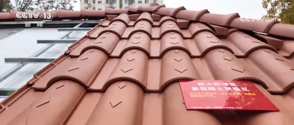 陸老屋變身!「堆積木」神速換屋頂 室內溫度還能升3度