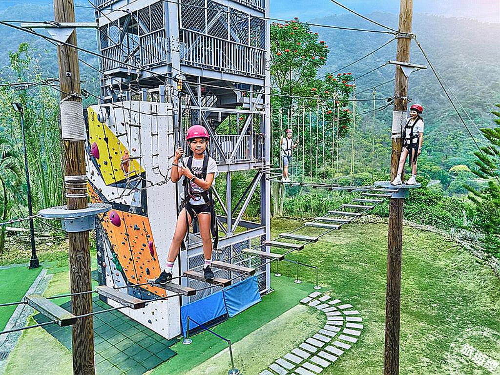 全台第一座連續確保系統高空繩索場，可以體驗高空滑索、自由落體等刺激活動。圖／凱撒趣淘漫旅-台南提供
