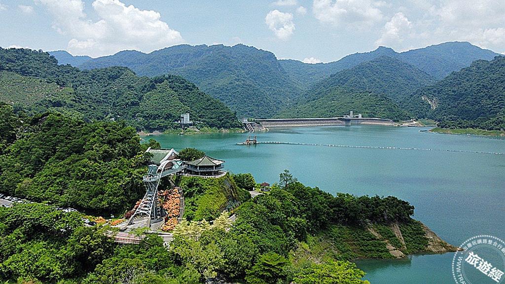 飯店所在的曾文水庫擁有遼闊山水湖景，入住即贈送水庫園區門票與車費。圖／凱撒趣淘漫旅-台南提供