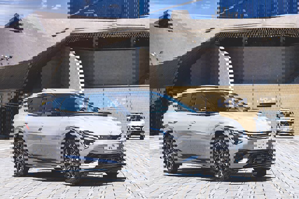 歡慶Kia台灣總代理台灣森那美起亞榮獲第79屆金商獎優良外商，The new EV6加碼贈一年免費無限快充。（台灣森那美起亞提供）
