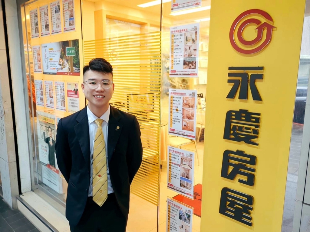 曾是知名小籠包餐飲師傅的許瑋哲，跨領域轉職挑戰房仲業，開啟職涯新篇章。 (圖/永慶房產集團提供)