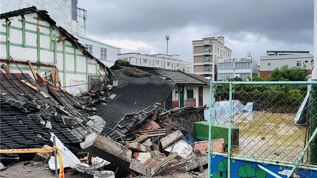 逾50年老屋倒塌 台東屋主心疼：「阿公留下的房子沒了」