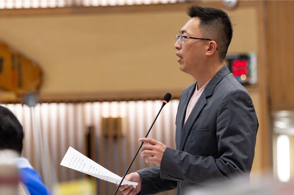 都更面臨現實諸多困境，議員王威元指出，現行營建成本遠高於都更權利變換公式的估算，導致實施者卻步不前。（議員王威元提供）