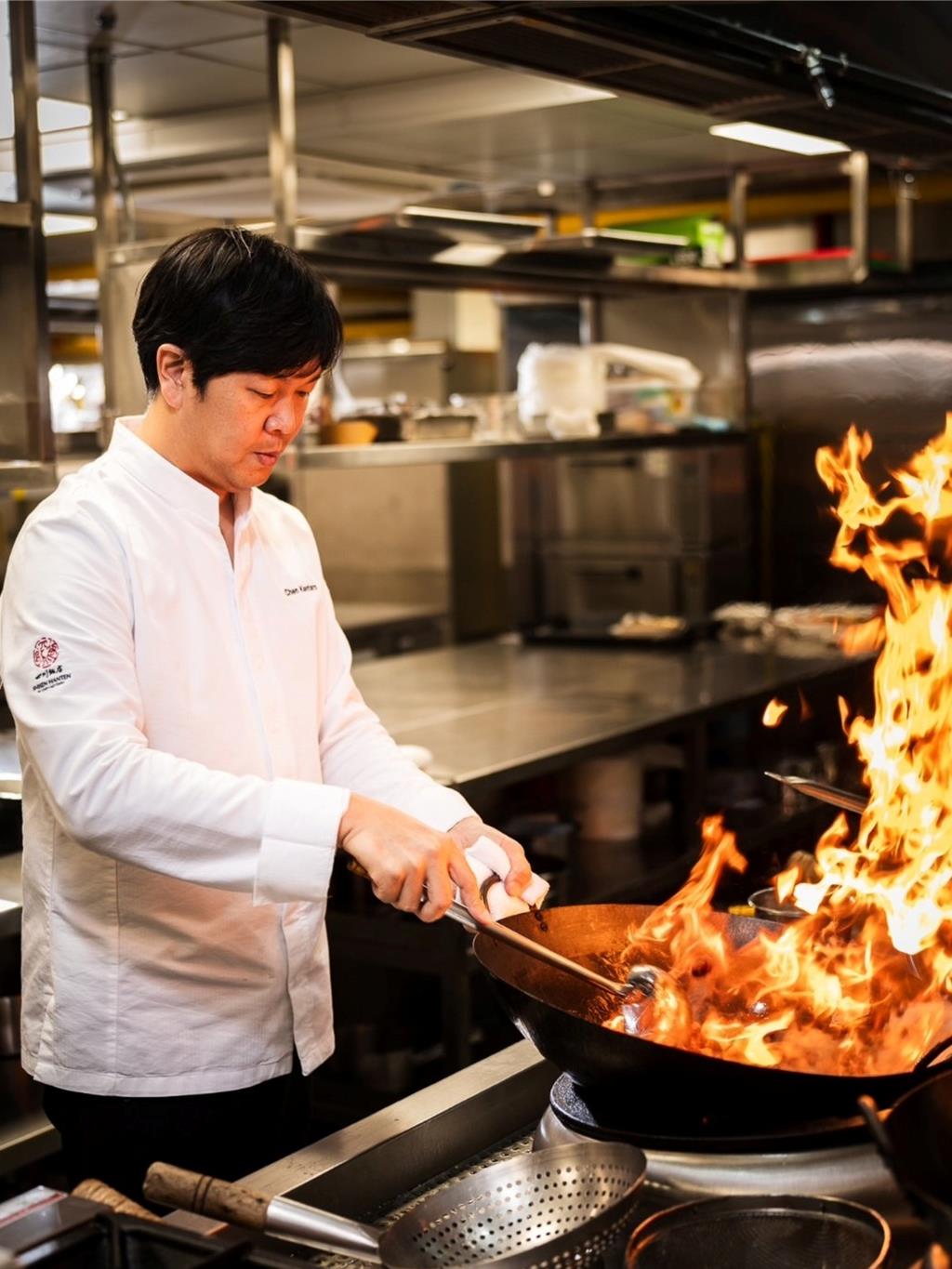 新加坡米其林一星「四川飯店」名廚陳建太郎帶著星級川菜靈魂,以粵菜精緻底蘊為載體,呈現嶄新風貌的當代川味。(圖/台北遠東香格里拉)