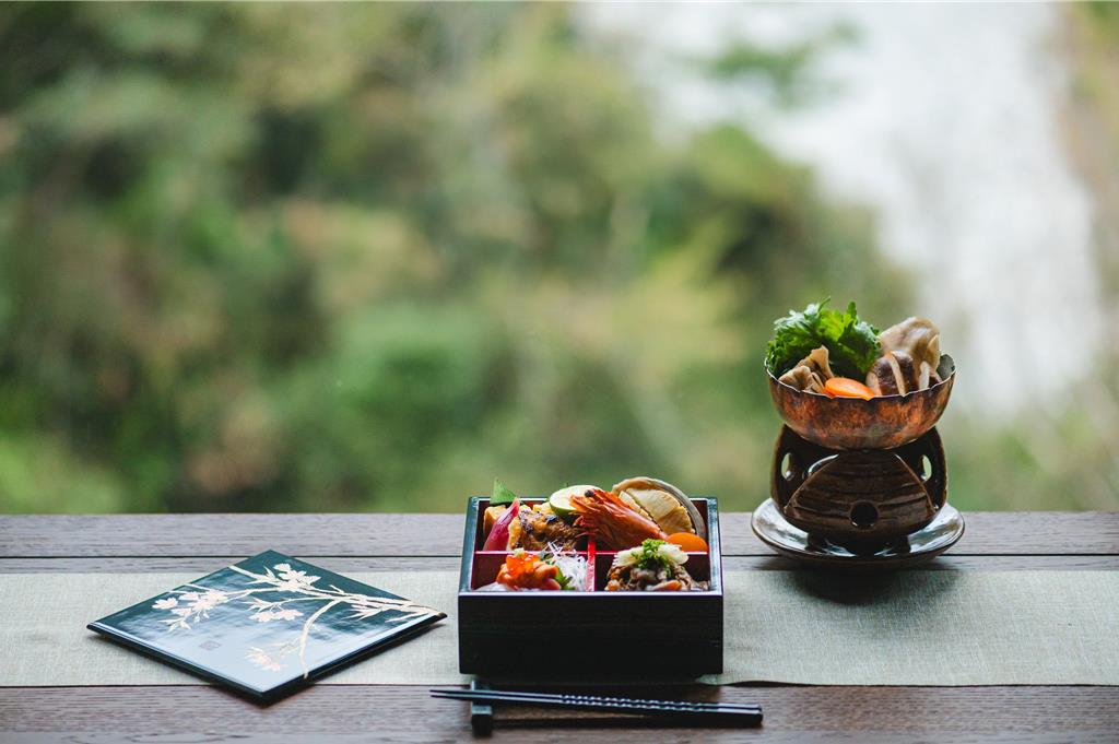 虹夕諾雅 谷關 HOSHINOYA Guguan漆器客房早餐,感受漆器之美。(虹夕諾雅 谷關提供/吳娮翎台北傳真)