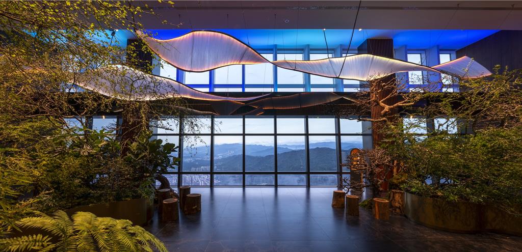 奢華高空景觀Buffet「饗 A Joy」山區空間照。 （饗 A Joy提供／吳娮翎台北傳真）