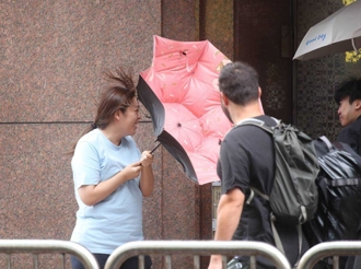 凤凰今最靠近台湾 4地区「暴风圈侵袭率狂飙100％」