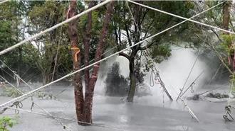 今年万丹泥火山二度喷发  紧急引流忧红豆田全灭