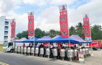 豪賭9縣市放颱風假「請吃100隻烤雞」 業者預言失敗傻眼了