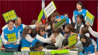 高市議會混戰延燒！陳其邁遭轟落跑卻沒開會 議長批藍勿干擾防災