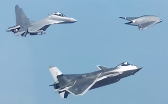 影》首秀攻击-11协同歼-20 歼-16D战机编队 陆曝突防实战力