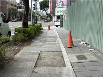 高雄五福商场外人行道破损 孩童行进间跌倒 市府承诺修缮
