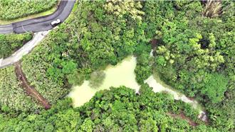 基隆調和街驚現「堰塞湖」　暴雨水漫路面成災