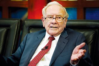 巴菲特最後的股東信 狠批薪酬揭露制度
