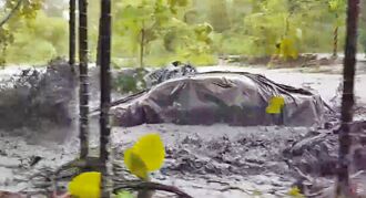 鳳凰來襲 馬太鞍溪暴漲 灌進萬榮鄉