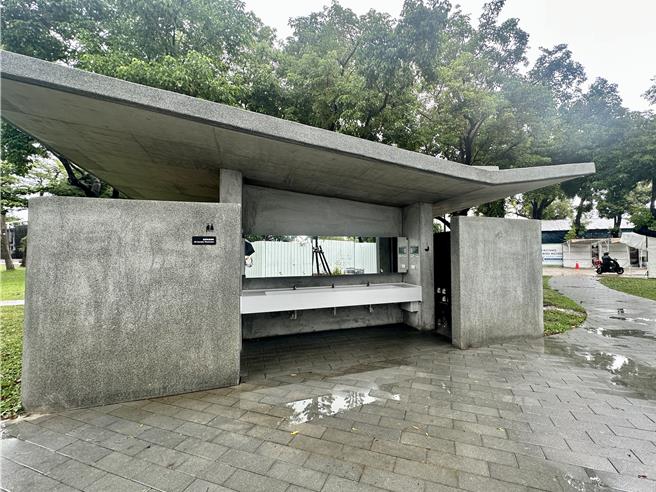 台東舊站特區廁所今天正常使用。（蔡旻妤攝）