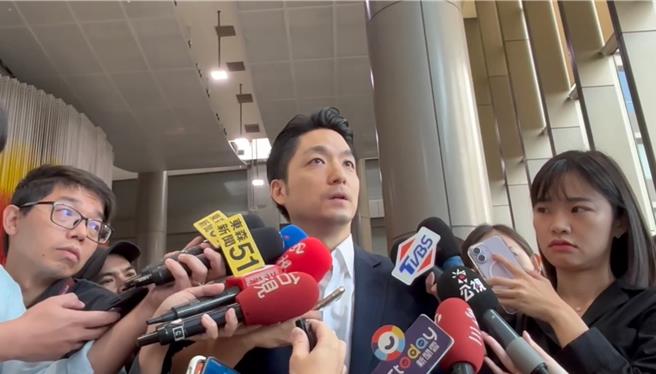 凤凰颱风袭台，宜兰由于豪大雨影响，包含苏澳等地区都出现严重积淹水灾情。台北市长蒋万安12日表示，他在第一时间就与宜兰县代理县长林茂盛联繫，并表示北市可随时派人力机具、移动式抽水机等来协助，尽快让宜兰积淹水復原。（徐佑升摄）