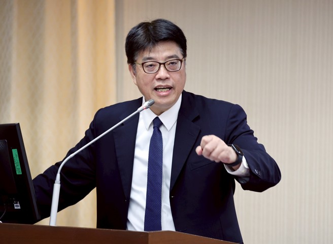 立法院內政委員會12日邀請大陸委員會主任委員及財團法人海峽交流基金會董事長列席報告業務概況，陸委會主委邱垂正出席。（姚志平攝）