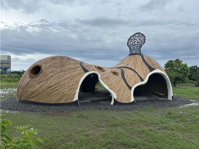 南迴艺术季作品《成为山的形状》。（蔡旻妤摄）