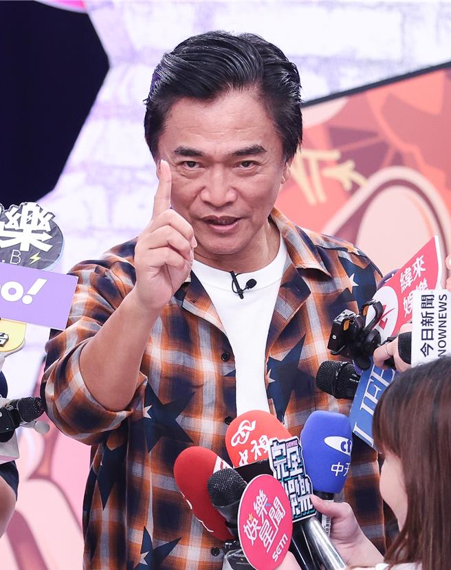 吴宗宪常常针砭时事。（陈俊吉摄）