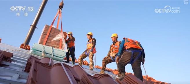 陆智慧盖楼原地升级幸福感老房焕新民生温度更添暖。（大陆央视）