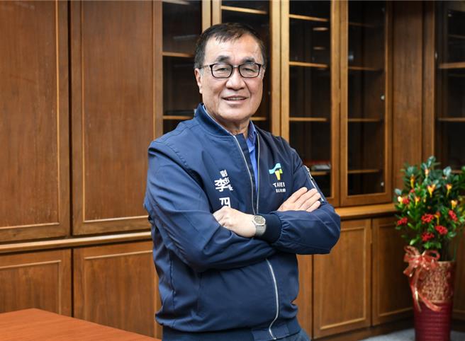 台北市副市长李四川12日下午也进入议会，会前被问到「分手费」部分项目被议员质疑不合理，他表示，若确实都是新寿在这3年间于T17、18的成本，北市府还是要认，「我们也已经向辉达反映过，他们大概都可以概括承受。」（本报资料照片）