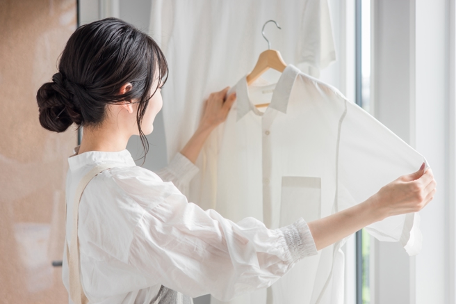 網友分享日本製去污漬清潔劑能輕鬆去除白衣黃漬，成為婆媽心中「白衣救星」。（示意圖，shutterstock／達志）