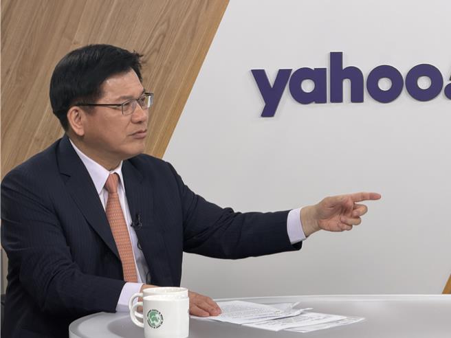 外交部長林佳龍今日接受網路節目專訪時被問及，跟吳釗燮「你們還是好朋友」嗎，林佳龍毫不猶豫回答「我們就是分工合作」。（圖片取自「齊有此理」節目）