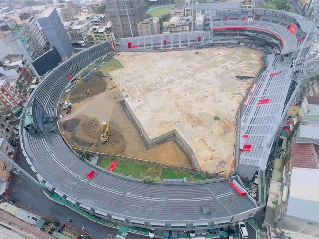 桃园地院判决新竹市棒球场包商巨佳应给付下游厂商扬名实业737万元。（曾资程提供／邱立雅竹市传真）