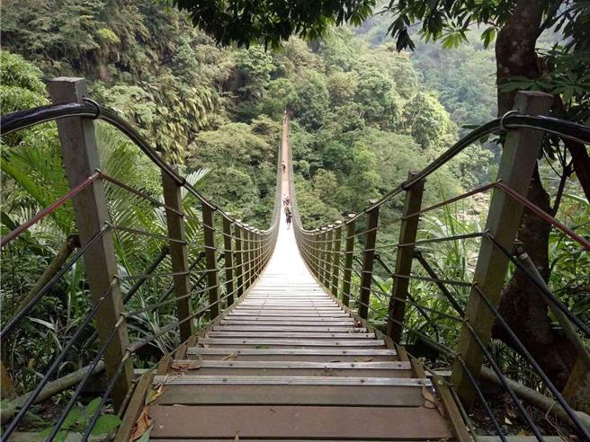 竹山天梯灾修復建工程歷经8次流标，总算在8月决标，9月1日开工，预计明年3月重新开放。（南投县政府提供／杨静茹南投传真）