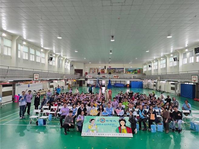 广达《游于艺》金门盟今日在中正国小举行联合开幕典礼，共同推动艺术教育在离岛的深耕，展现「共学、共创、共好」的教育愿景。（图／中正国小）