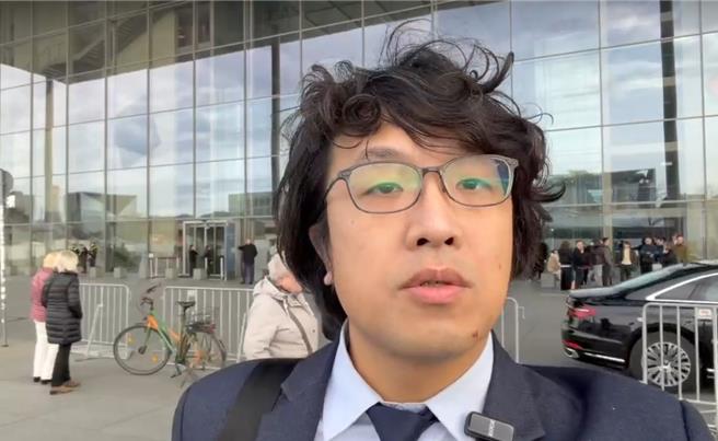 綠委沈伯洋於台灣時間12日晚上9時許透過影片表達，自己人正在德國聯邦議院出席「獨裁國家假資訊對民主與人權的威脅」聽證會。（沈伯洋國會辦公室提供）