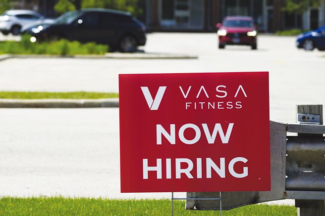 截至10月25日的四周期間，美國民間企業每周平均裁員11,250人，顯示美國勞動市場在10月下半月難以持續創造就業機會。圖／美聯社