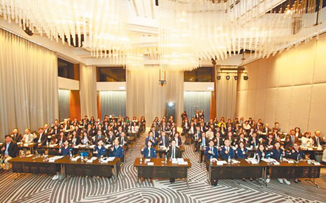 臺湾创新板中介机构座谈及交流会全场来宾合影。图／证交所提供