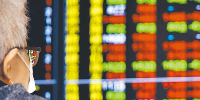 投資專家點出，短線技術面修正情況下，建議關注第三季每股現金股利6元的台積電（2330）、聯發科（2454）等重量級權值股，有望在業績成長趨勢下，股價整理後再攻。圖／本報資料照片