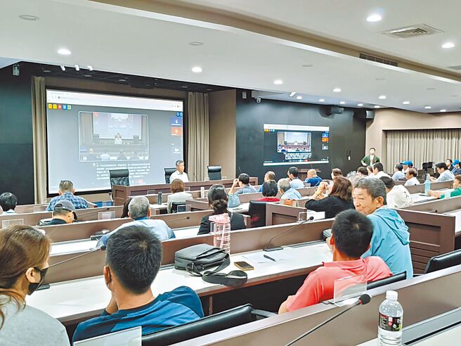 環境部環管署11日在台中舉行廚餘蒸煮監控系統說明會。（陳淑娥攝）