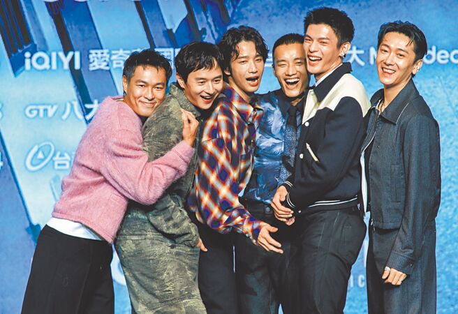 监制杨佑寧（左起）、张轩睿、刘以豪、陈泽耀、邱以太、施名帅11日出席《监所男子囚生记》首映会。（郭吉铨摄）