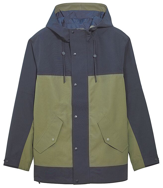 SOGO忠孝館AIGLE MTD防水透氣男款外套，原價1萬6800元，特價1萬4000元，限40件。（SOGO提供）