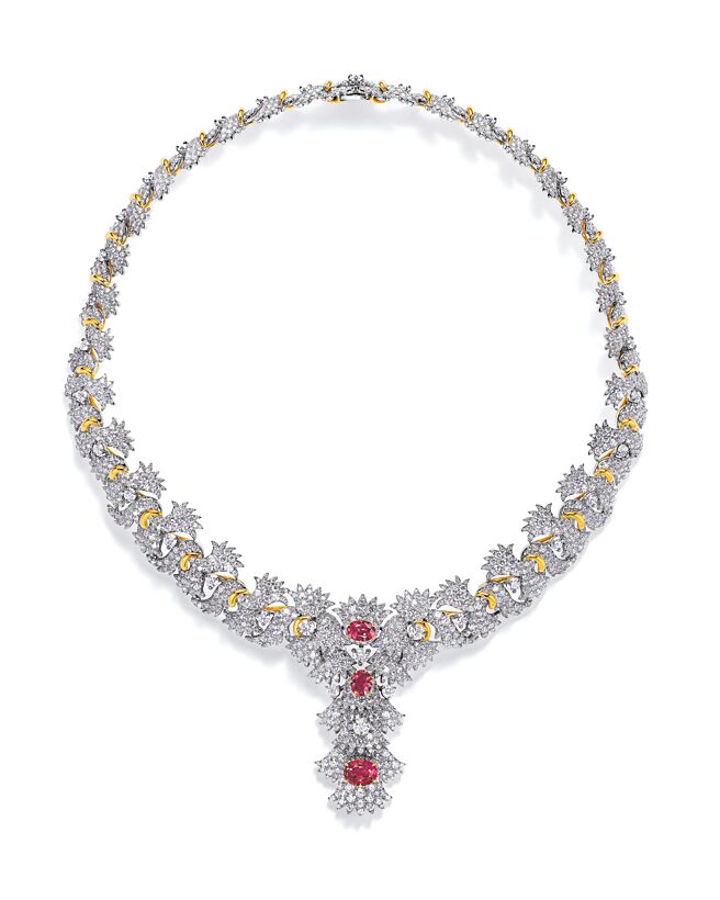 Blue Book系列《Sea ofWonder瑰海奇珍》「花舞海葵」Anemone紅寶石項鍊 。（Tiffany & Co.提供）