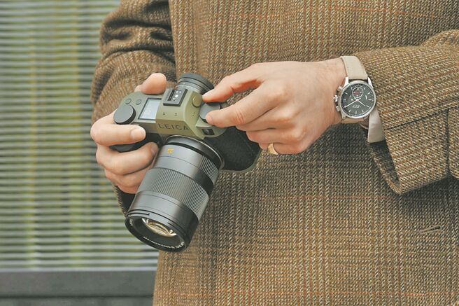 徠卡SL3記者版配備專為紀實攝影和新聞攝影等嚴苛環境打造的專業功能，24萬3800元。（徠卡提供）