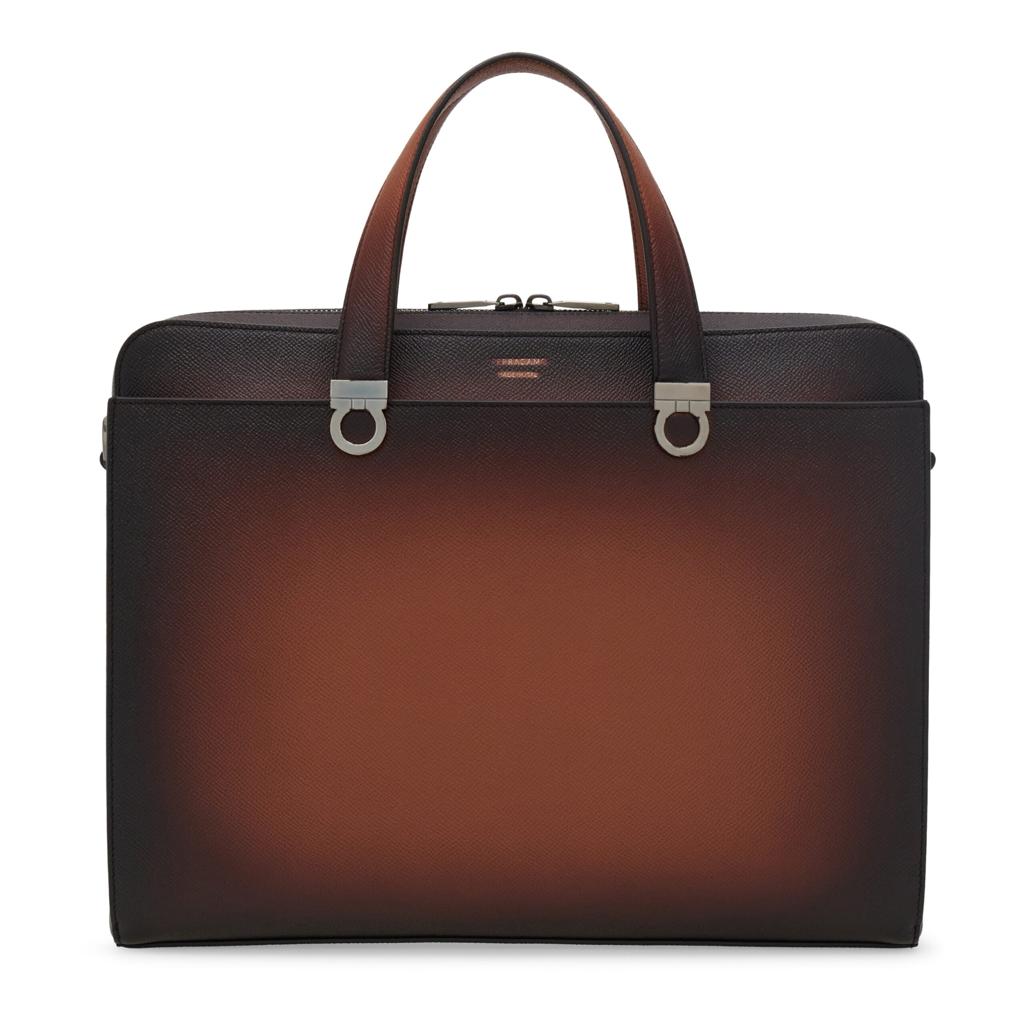 Ferragamo Gancini公事包 ，7萬5900元。（Ferragamo 提供）
