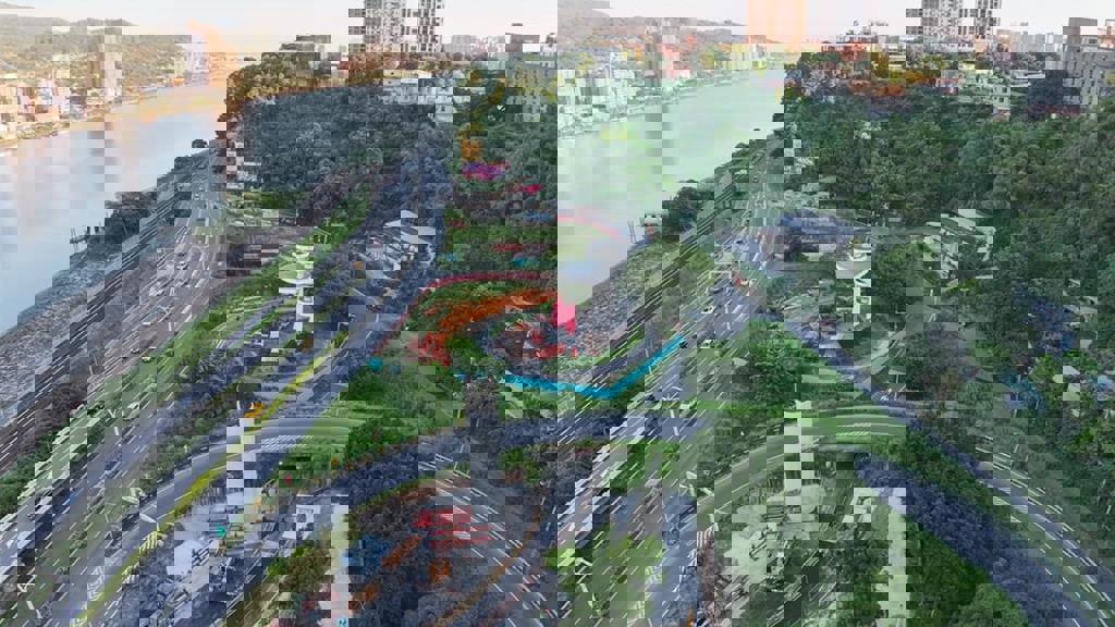 新北八里蓋纜車延宕多年 侯友宜坦言遷墓、落墩是難題