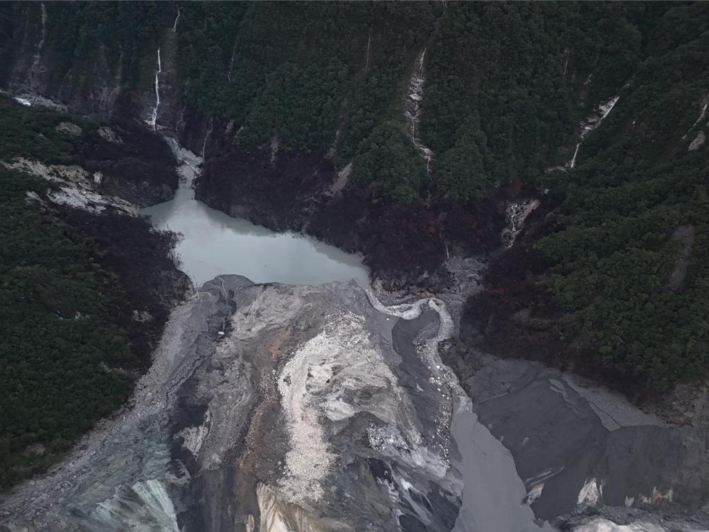 馬太鞍溪32萬噸新堰塞湖提前溢流 花蓮3地區明停班停課