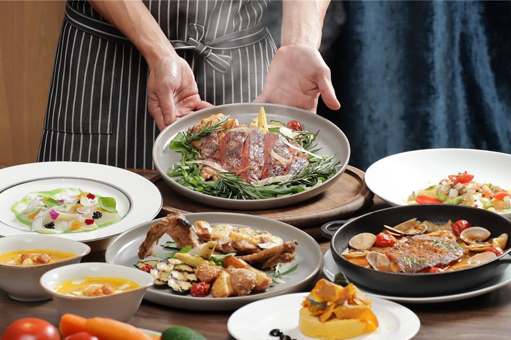 「Thanks 4 Giving 盛饗雙倍券」可於2026年1月2日至6月30日平日午晚餐期間,於高雄洲際酒店內四間餐廳使用。圖/高雄洲際酒店提供